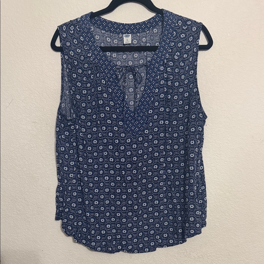 Old Navy Navy and White Printed Sleeveless Camisole